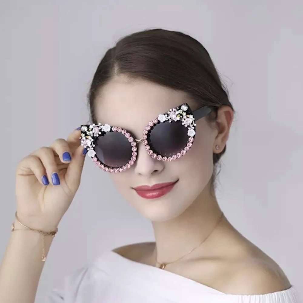 FASHION LUXURY CAT EYES RHINESTONE SUNGLASSES